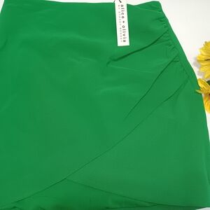 Alice + Olivia Green Wrap Skirt Mini Size 6